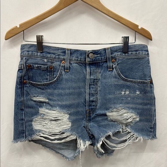 Levi’s 501 Denim Distressed Women's Shorts - Picture 1 of 2